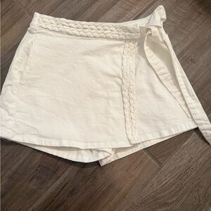 Entro Off White Skort